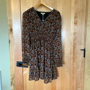 Max Studio, cute flowy dress, size small